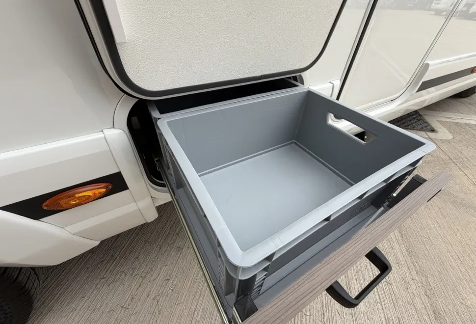 Coachman  Travel Master Imperial 845 (BN: 7726) 