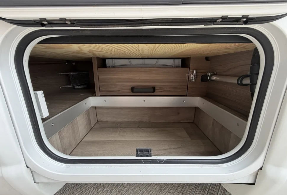 Coachman  Travel Master Imperial 845 (BN: 7726) 