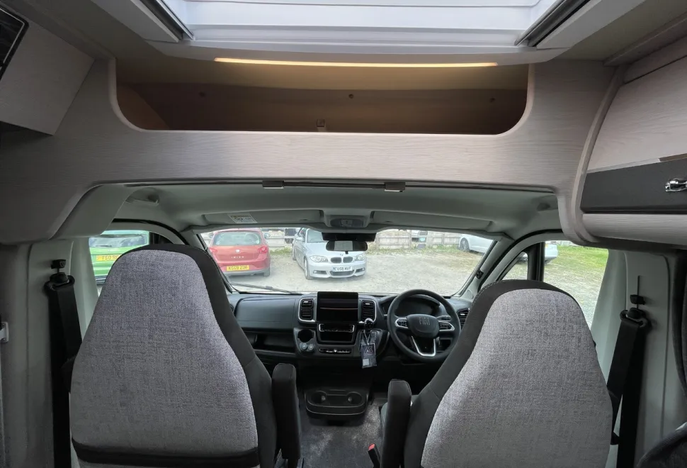 Auto-Sleepers  Kingham 180BHP Auto (P-09759) 