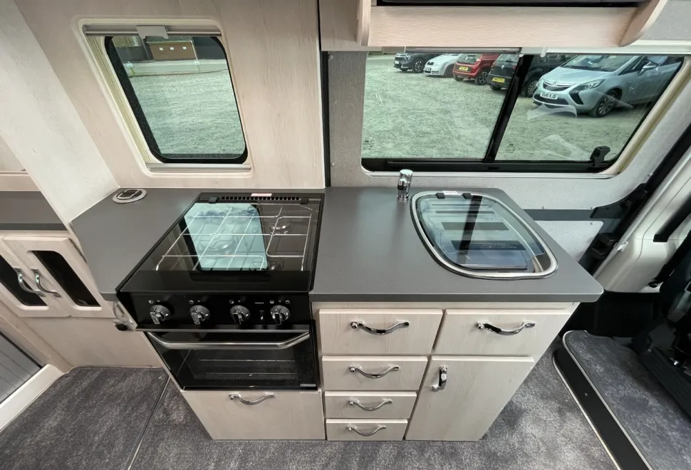 Auto-Sleepers  Kingham 180BHP Auto (P-09759) 