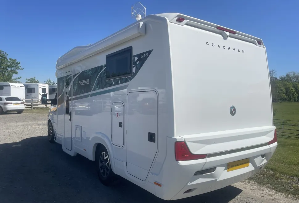 Coachman  Travel Master Sportivo 565 Auto (BN: 7817) 