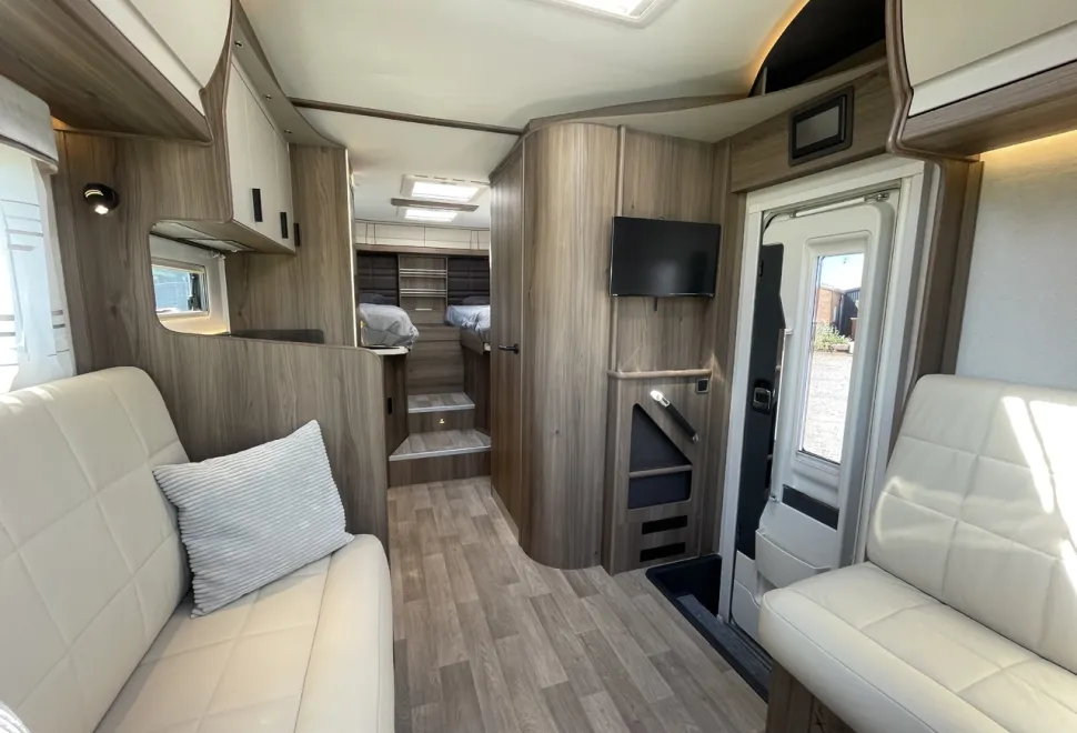 Coachman  Travel Master Sportivo 565 Auto (BN: 7817) 