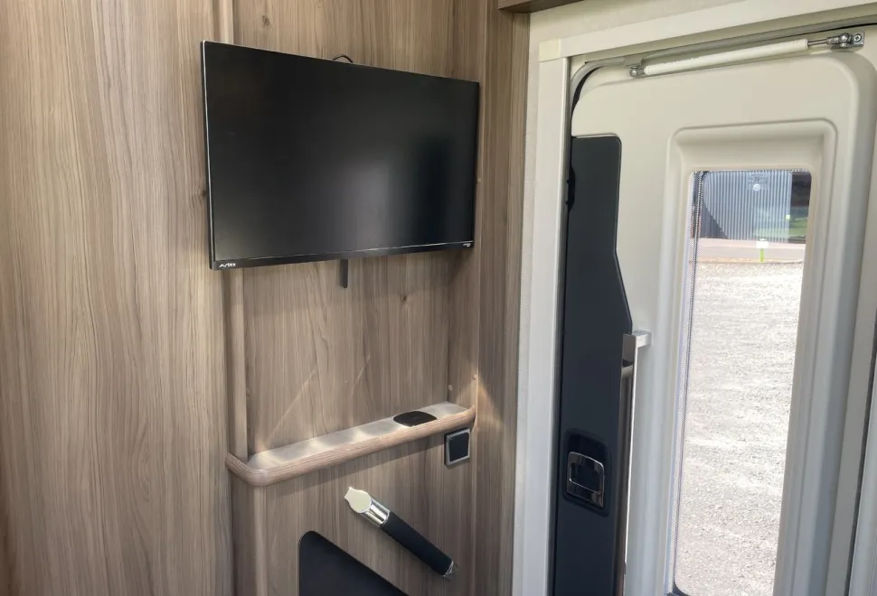 Coachman  Travel Master Sportivo 565 Auto (BN: 7817) 