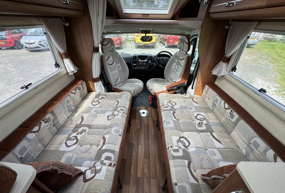 Auto-Sleepers  Broadway EB 2015