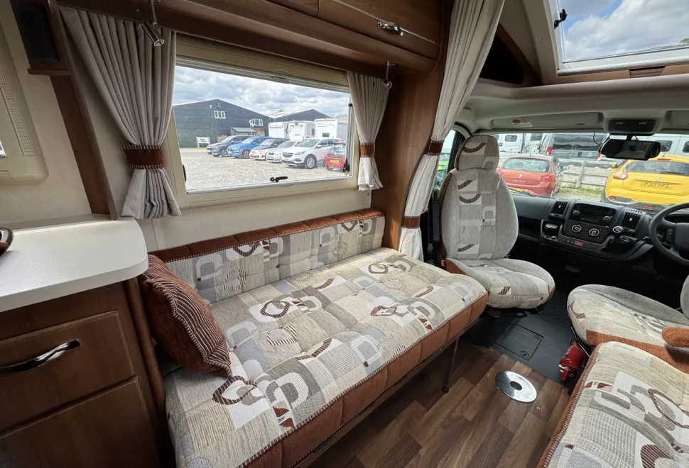 Auto-Sleepers  Broadway EB 2015