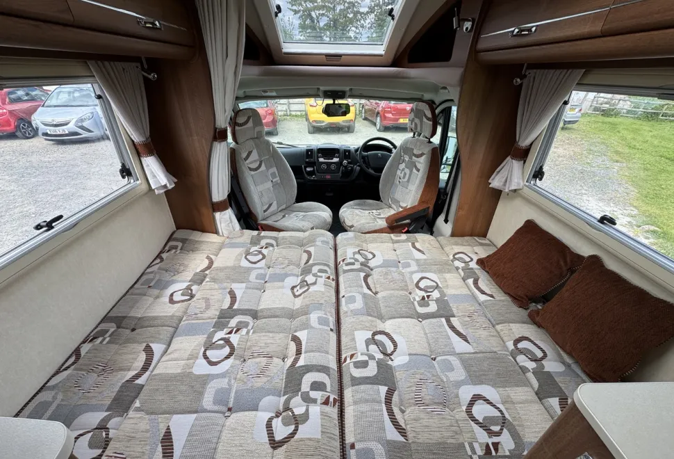 Auto-Sleepers  Broadway EB 2015