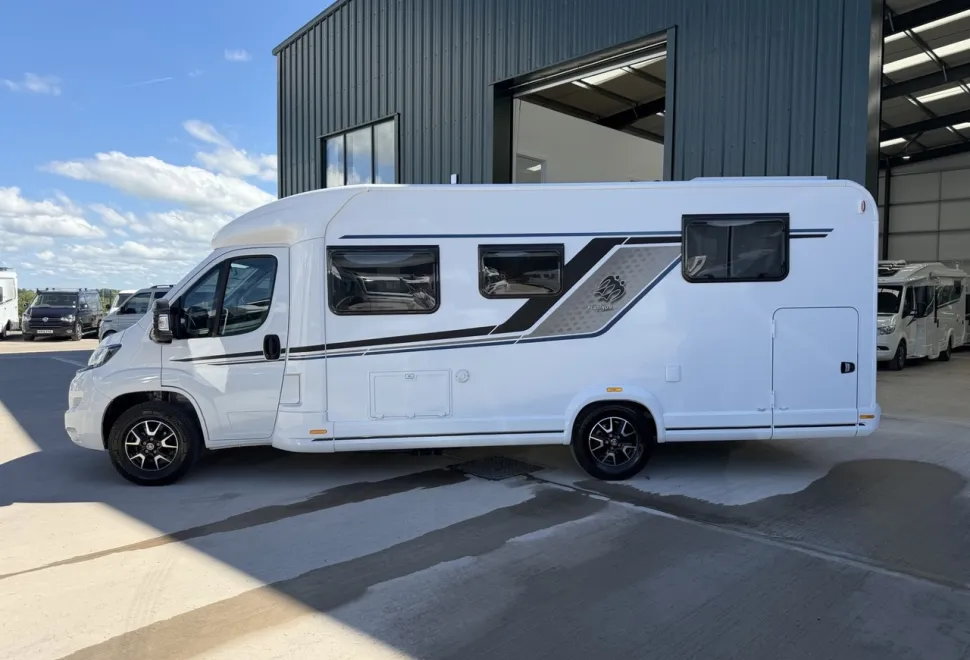 Knaus  Sky TI 700 Meg Platinum Selection 2025