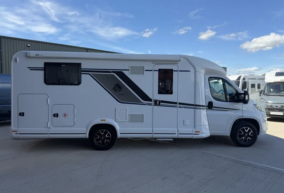 Knaus  Sky TI 700 Meg Platinum Selection 2025