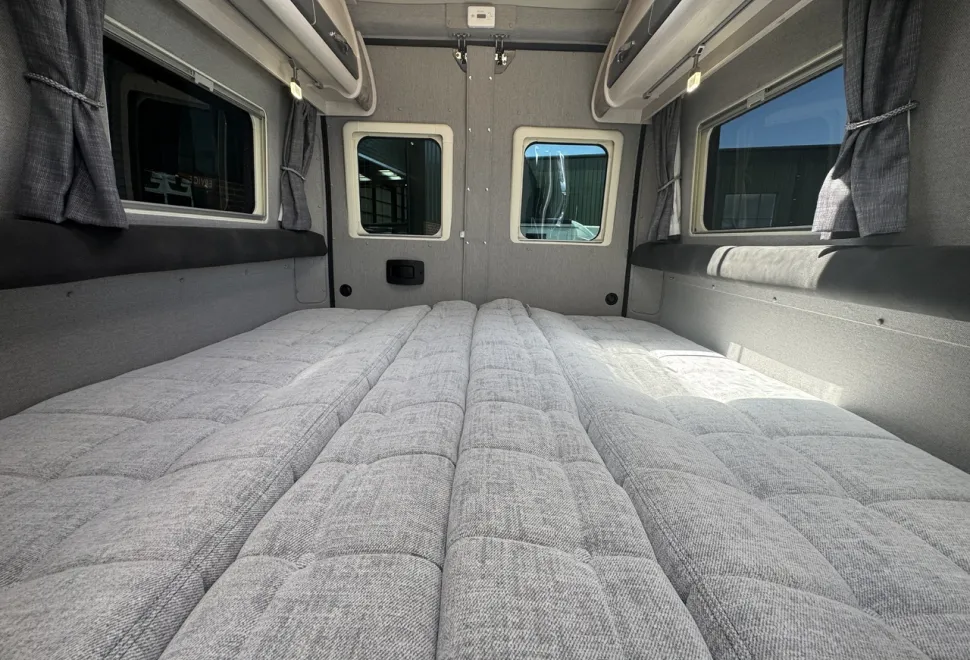 Auto-Sleepers  Warwick XL (P-09751) 