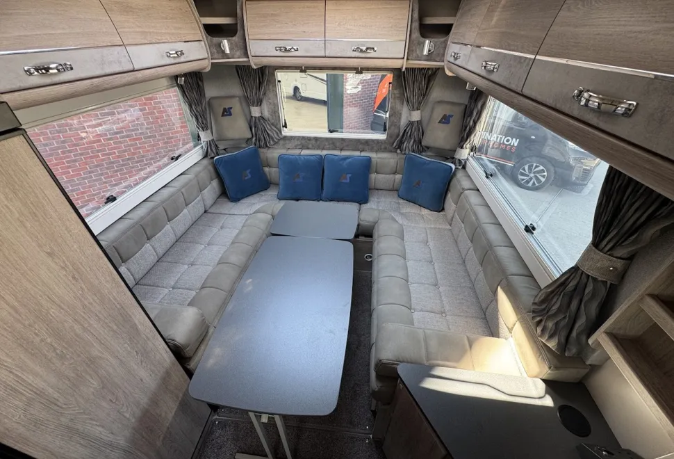Auto-sleepers  Broadway EL 2025