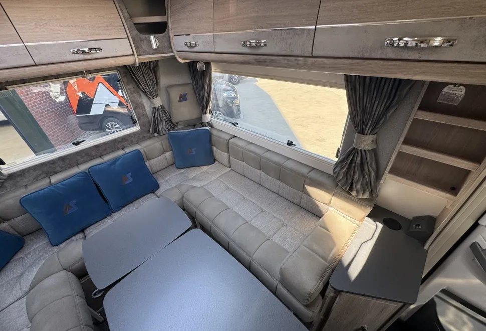 Auto-sleepers  Broadway EL 2025