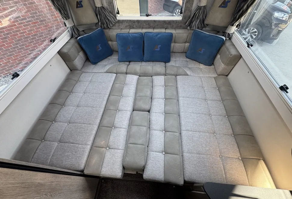 Auto-sleepers  Broadway EL 2025