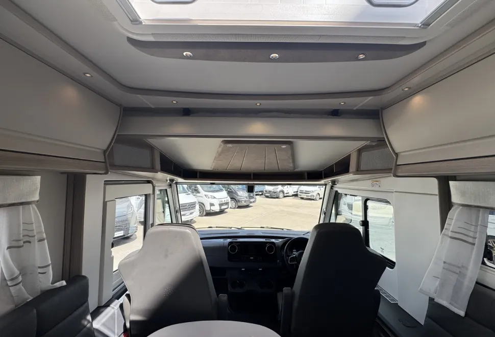 Coachman  Travel Master Imperial 845 26 Reg<br