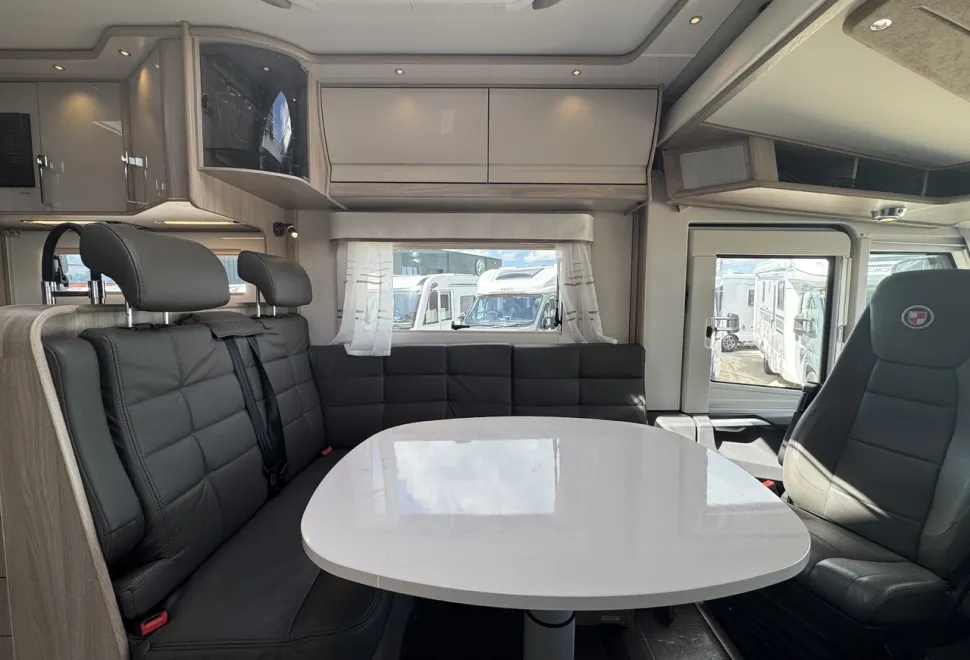 Coachman  Travel Master Imperial 845 26 Reg<br