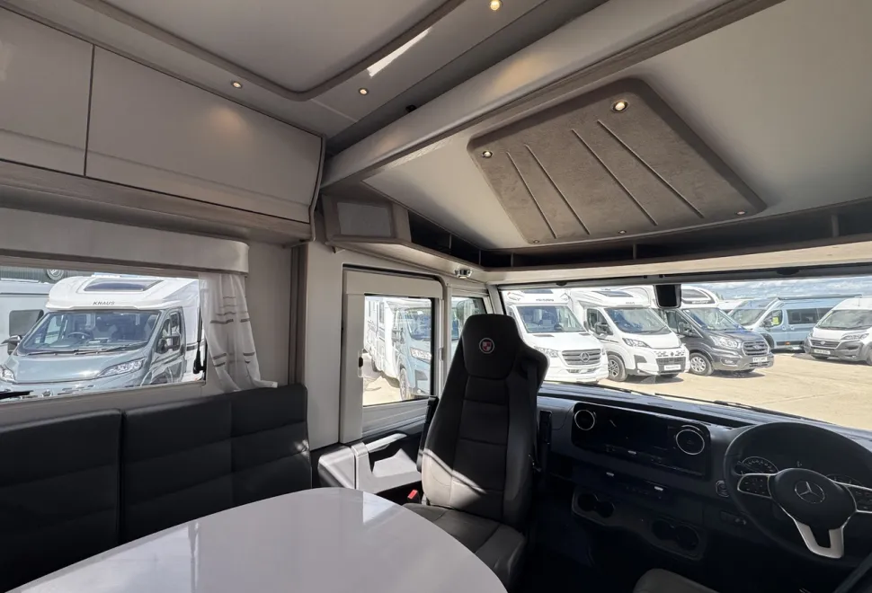 Coachman  Travel Master Imperial 845 26 Reg<br