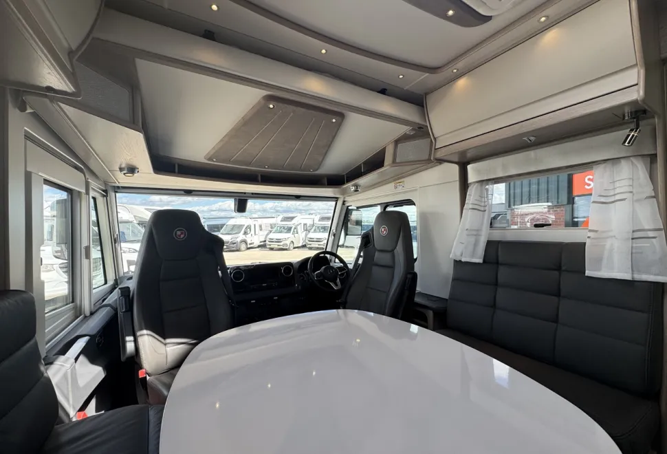 Coachman  Travel Master Imperial 845 26 Reg<br