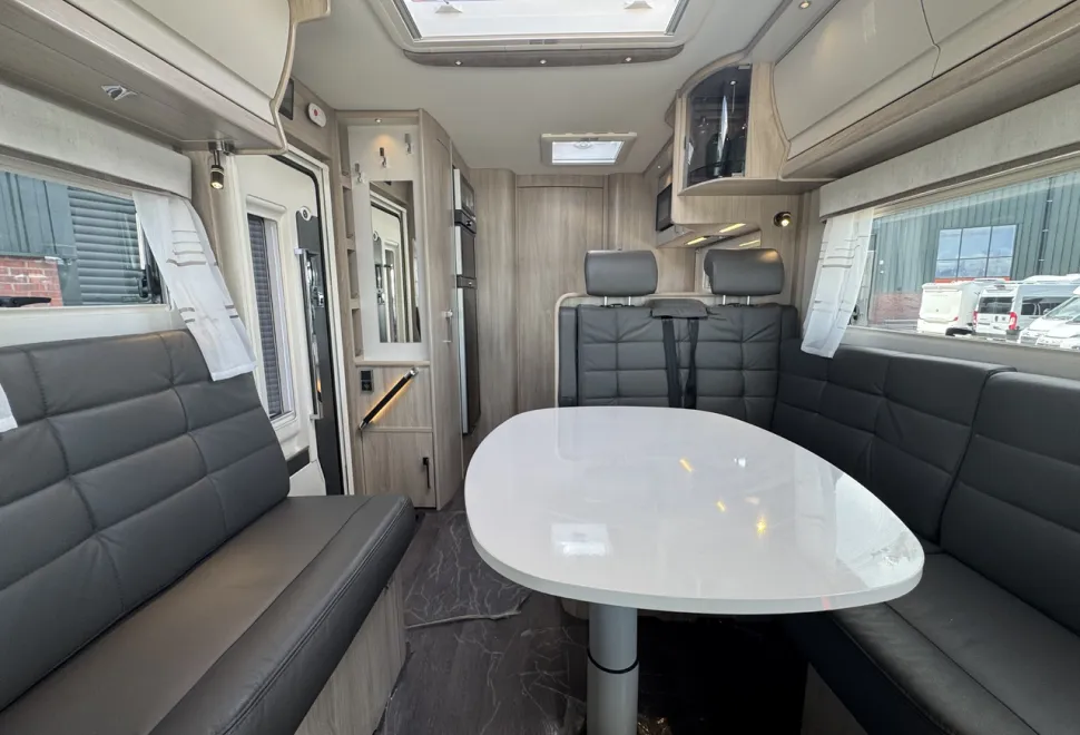 Coachman  Travel Master Imperial 845 26 Reg<br