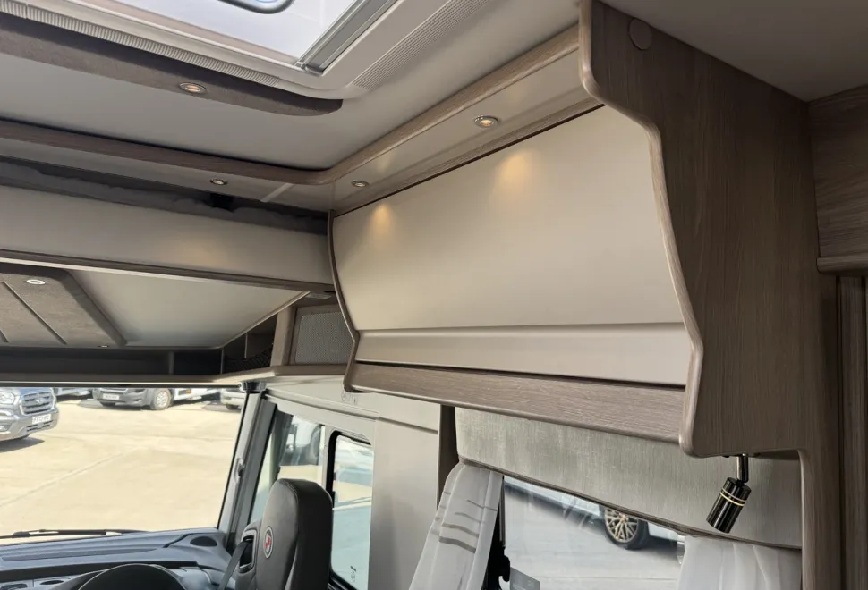 Coachman  Travel Master Imperial 845 26 Reg<br