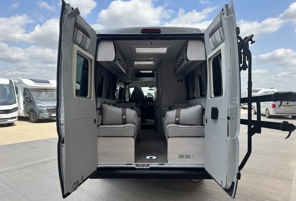 Auto-Sleepers  Warwick XL 2022