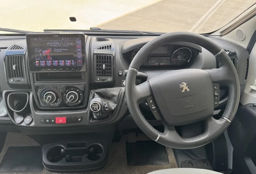 Auto-Sleepers  Warwick XL 2022