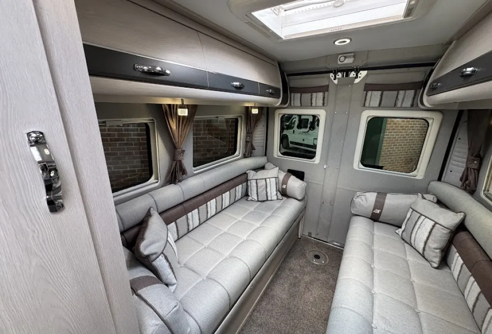 Auto-Sleepers  Warwick XL 2022