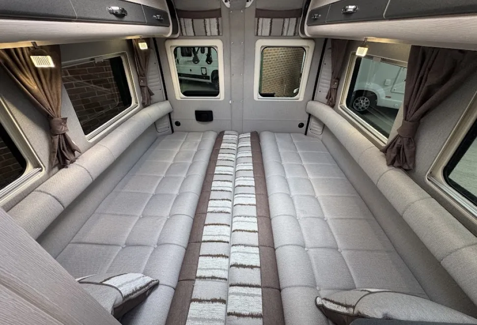 Auto-Sleepers  Warwick XL 2022