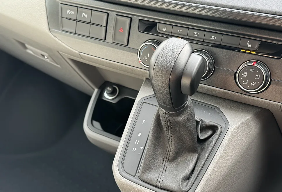 Volkswagen  Transporter 2024