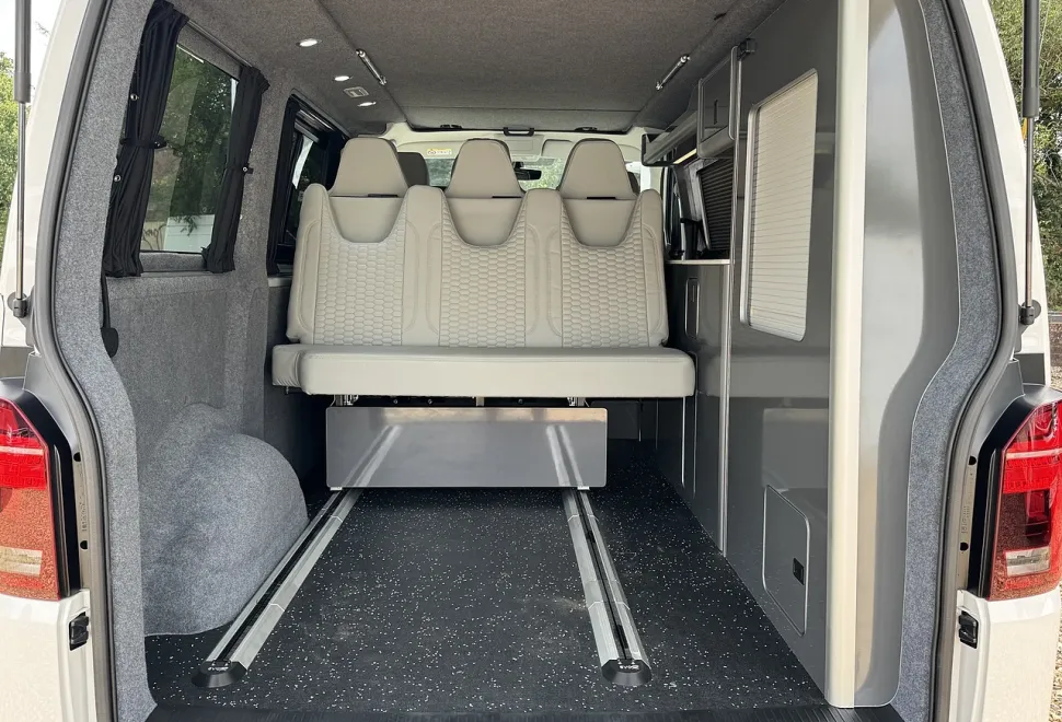 Volkswagen  Transporter 2024