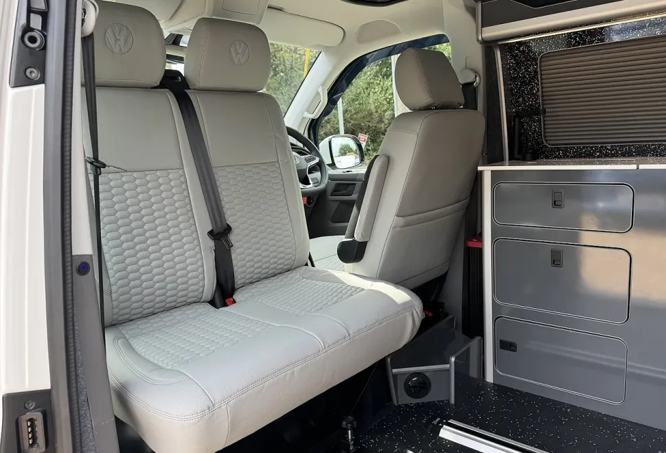 Volkswagen  Transporter 2024