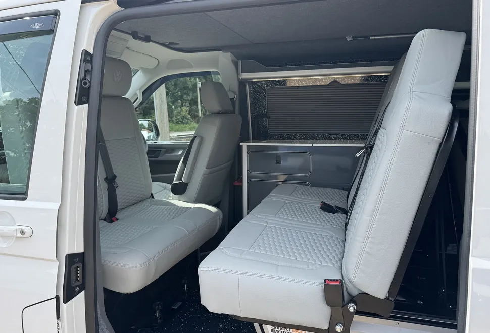 Volkswagen  Transporter 2024