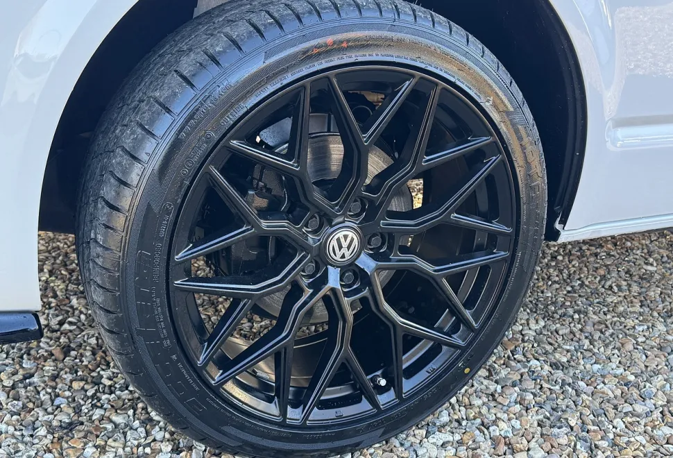 Volkswagen  Transporter 2024