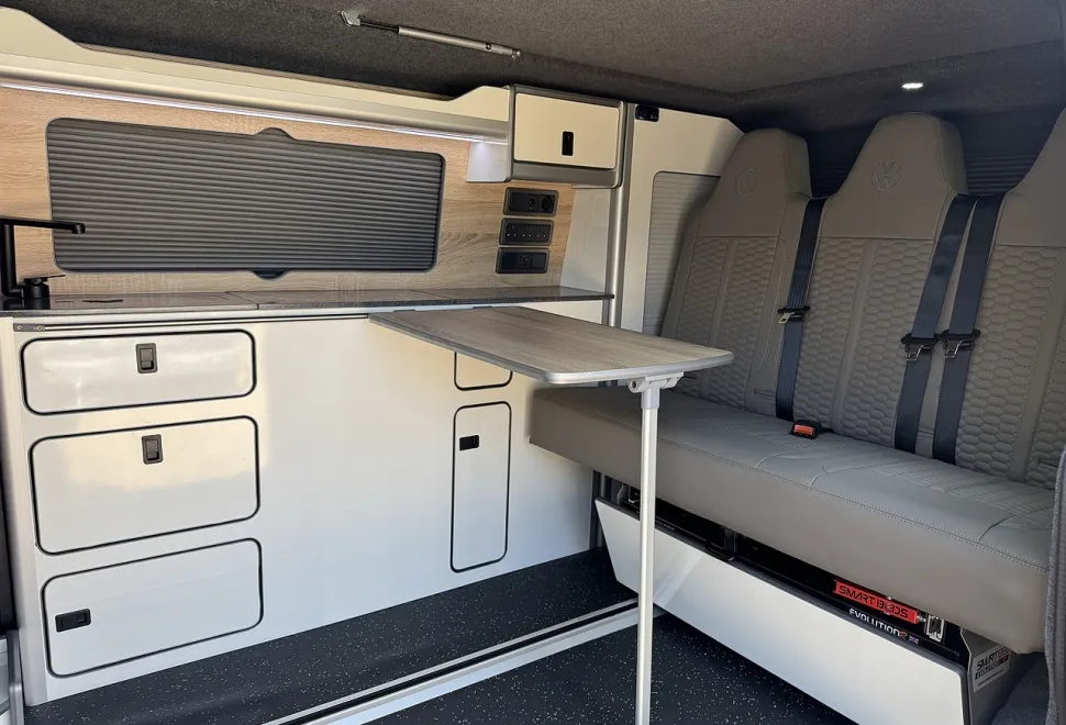 Volkswagen  Transporter 2024