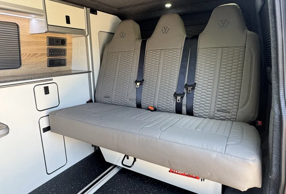Volkswagen  Transporter 2024