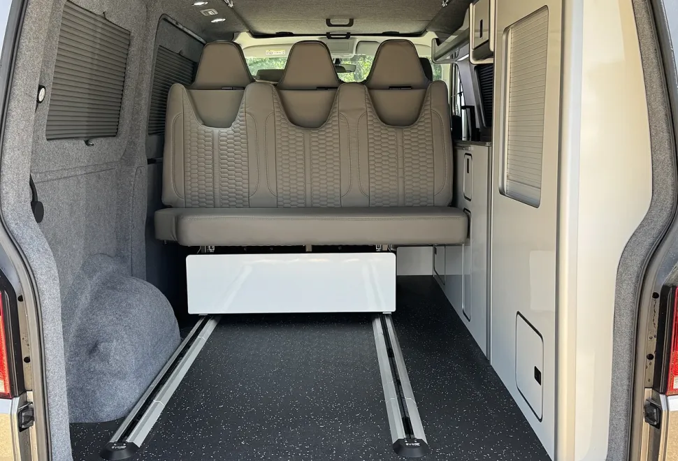 Volkswagen  Transporter 2024