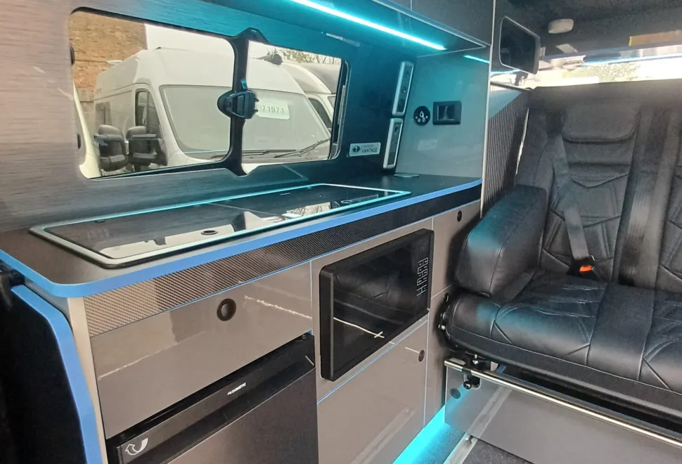 Vantage Transit Custom Motion R 