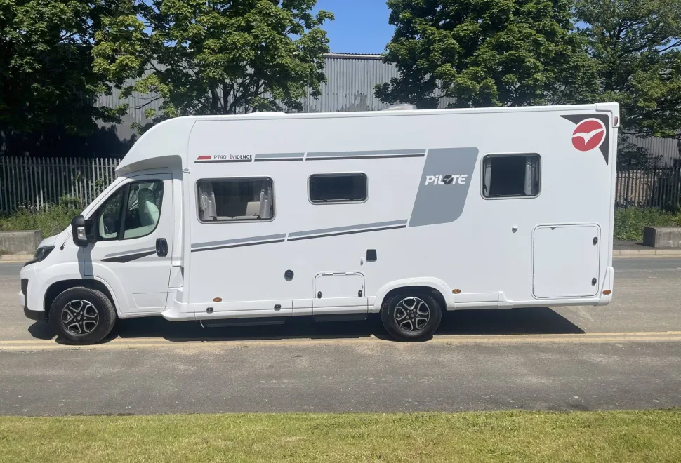 Pilote P740 FGJ Evidence  