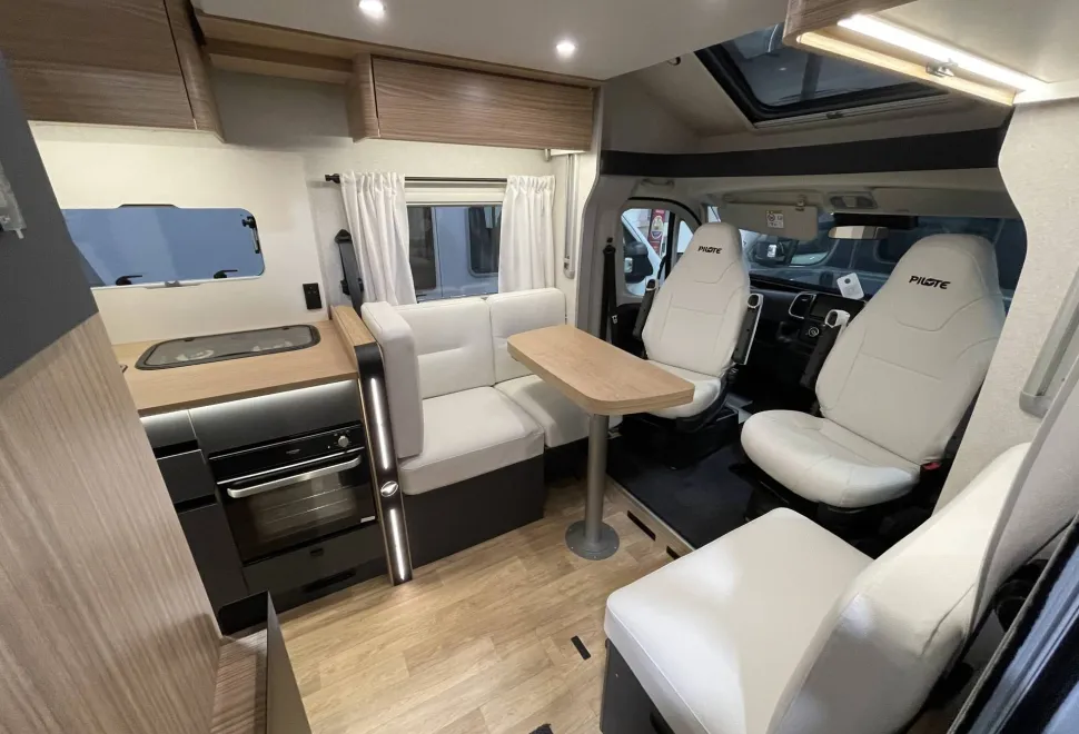Pilote P740 FGJ Evidence  