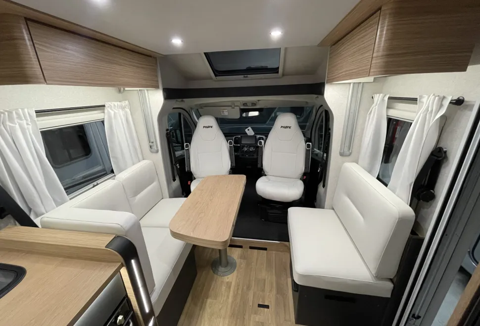 Pilote P740 FGJ Evidence  