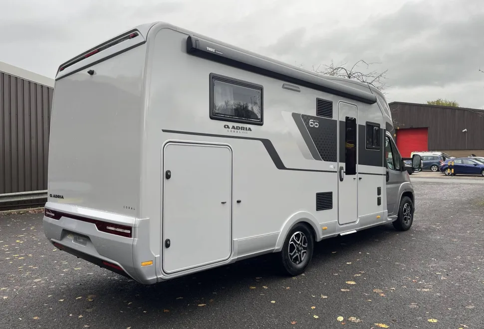 Adria Coral 60Y Selection 670 DL 