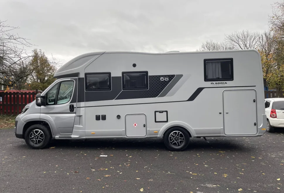 Adria Coral 60Y Selection 670 DL 