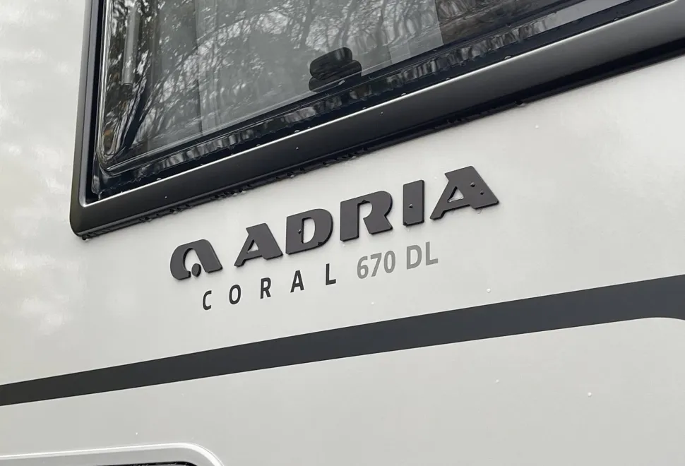 Adria Coral 60Y Selection 670 DL 