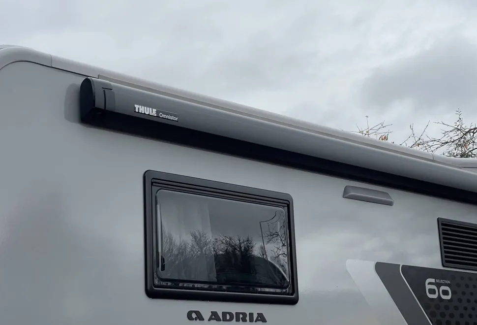 Adria Coral 60Y Selection 670 DL 