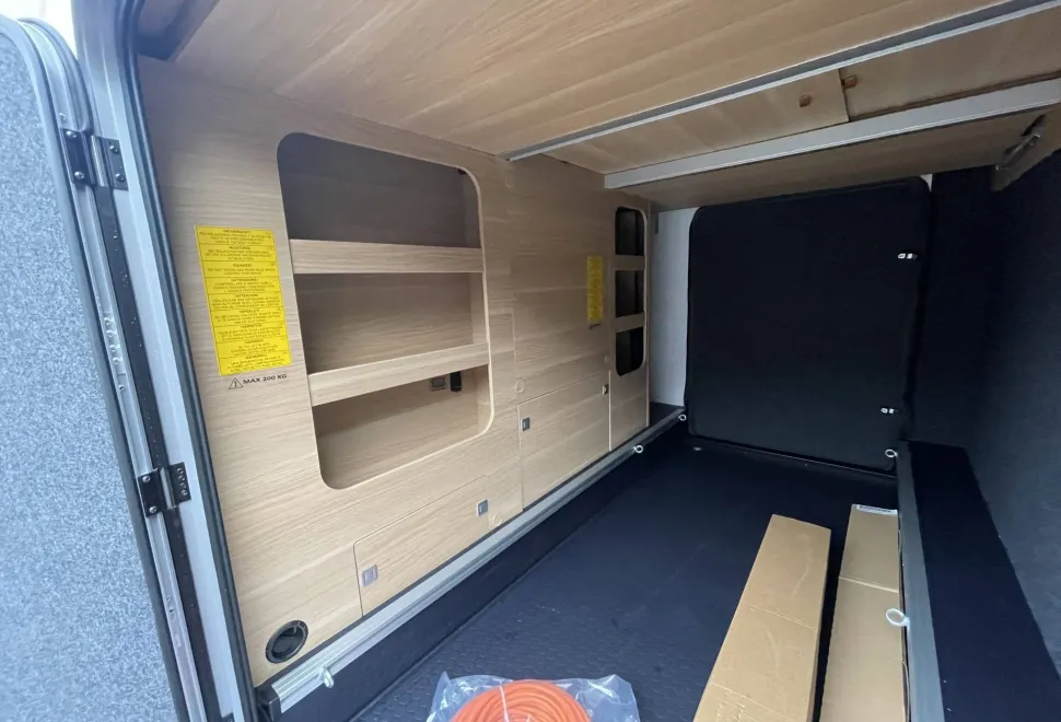 Adria Coral 60Y Selection 670 DL 