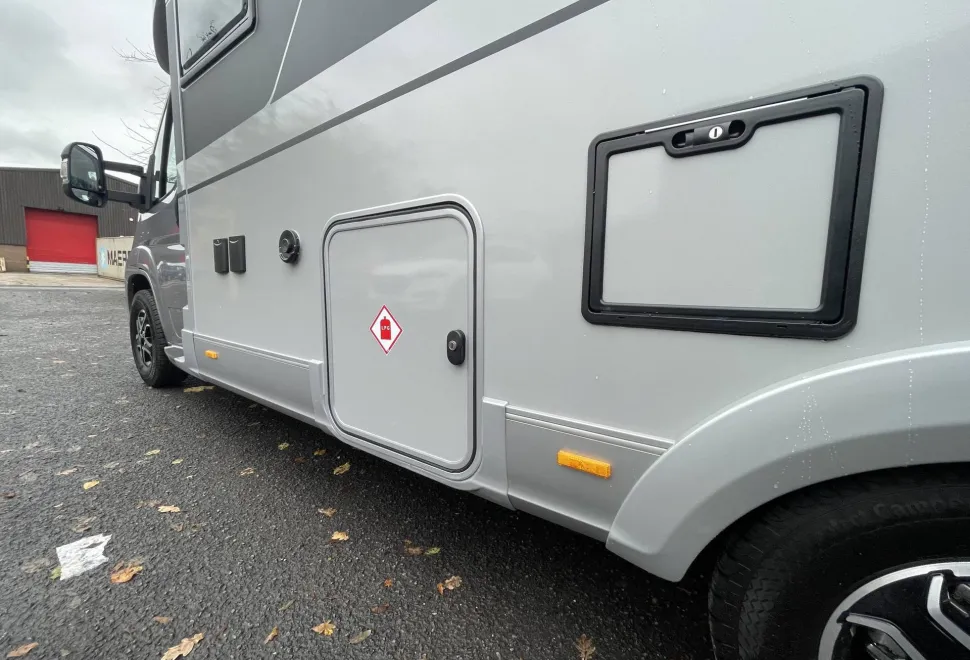 Adria Coral 60Y Selection 670 DL 