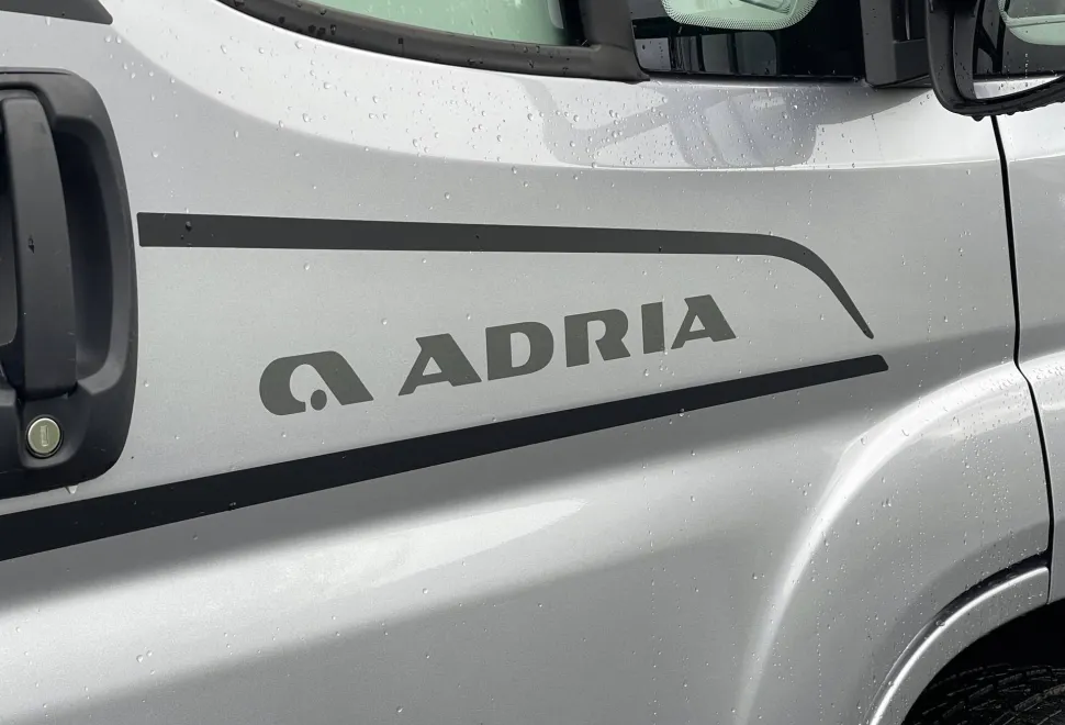 Adria Supreme Compact DL 