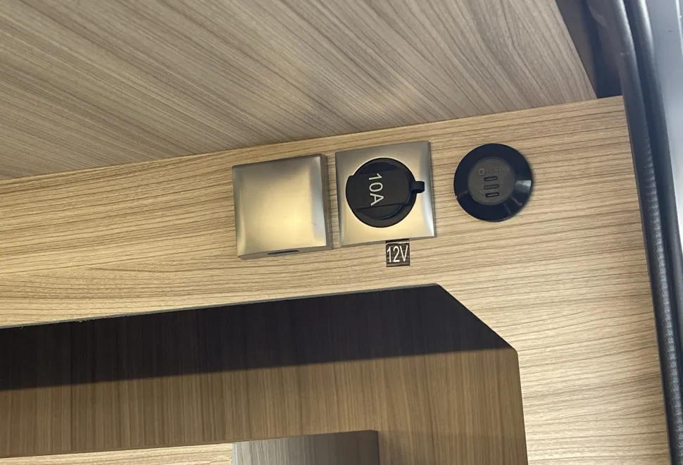 Adria Supreme Compact DL 