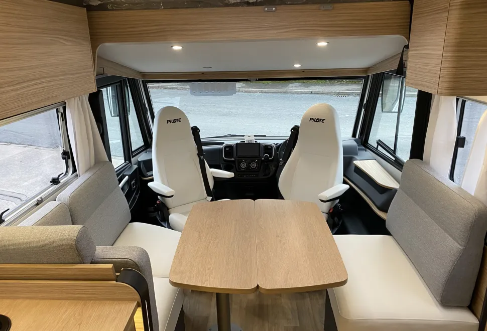 Pilote G740 FGJ FGJ 
