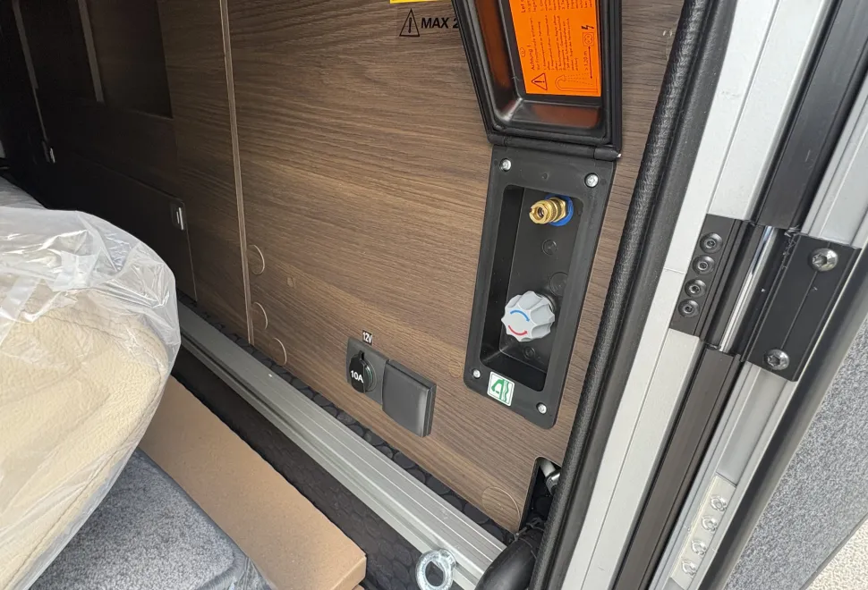 Adria  Coral 670 DC Supreme Coral 670 DC Supreme 