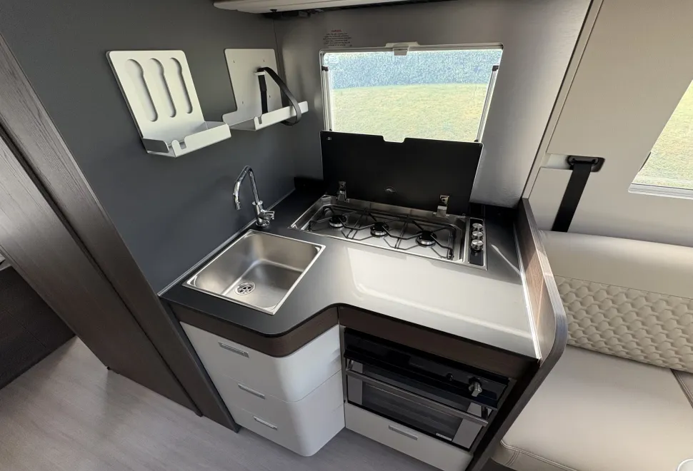 Adria  Coral 670 DC Supreme Coral 670 DC Supreme 