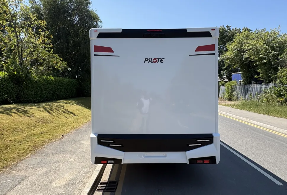Pilote Evidence P740 FGJ 